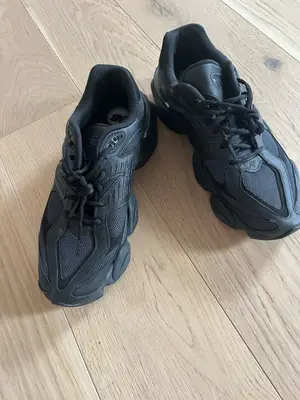 Chaussures New Balance neuves, pointure 44 - Miniature 2