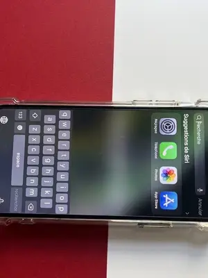 iPhone XS 64GB - État impeccable, batterie neuve - Miniature 3
