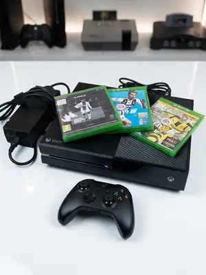 Xbox One 320 Go avec une manette et FIFA - Miniature 2