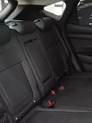 Location de véhicule pour chauffeurs VTC et particuliers - Miniature 4