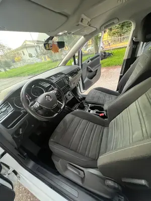 Volkswagen Touran diesel 2016, 7 places, moteur remplacé avec 80 000 km - Miniature 2