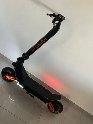 Scooter électrique Inokim noir et orange avec double suspension - Miniature 3