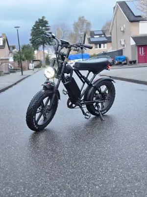 Vélo tout-terrain électrique puissant et élégant