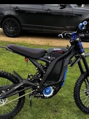 Vélo électrique Sur-Ron puissant et élégant
