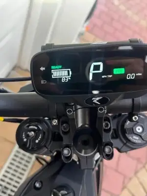 Moto électrique supermotard, 100 km/h, batterie 72 V 51 Ah, très bon état - Miniature 5