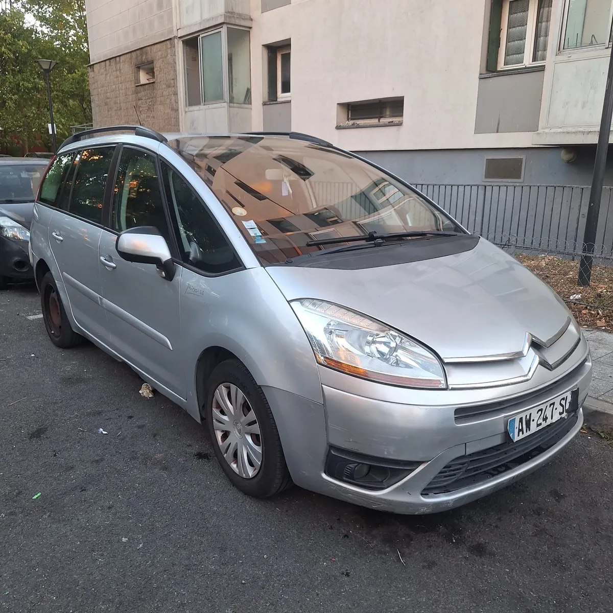 Citroën C4 Grand Picasso 1.6 HDi 110 propre pour son âge, factures disponibles - Photo 1
