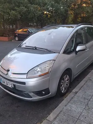 Citroën C4 Grand Picasso 1.6 HDi 110 propre pour son âge, factures disponibles - Miniature 2