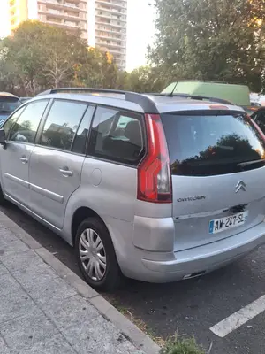 Citroën C4 Grand Picasso 1.6 HDi 110 propre pour son âge, factures disponibles - Miniature 3