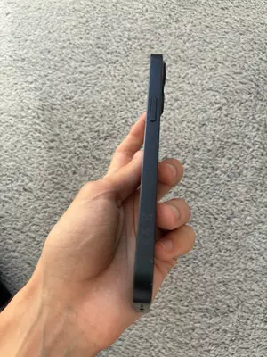 iPhone 13 Noir 128 Go - Bon état, batterie 72% - Miniature 4