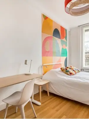 Appartement T3 meublé de 89 m² avec parquet, cheminées et hauteur sous plafond - Miniature 3