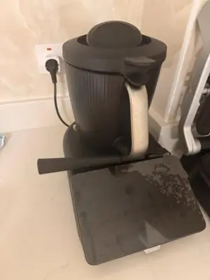 Thermomix TM7 noir en bon état