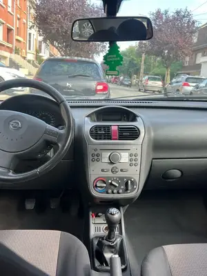 Opel Corsa - Miniature 2