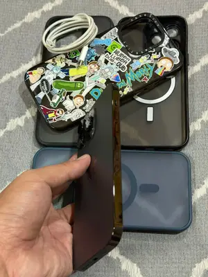 iPhone 14 Pro Max Noir Sidéral 128Go - Très bon état - Miniature 3