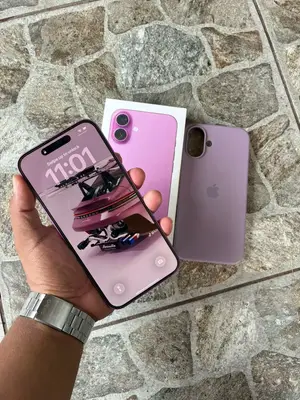 iPhone 16 128 Go rose en comme neuf, boîte d'origine et câble USB - Miniature 2