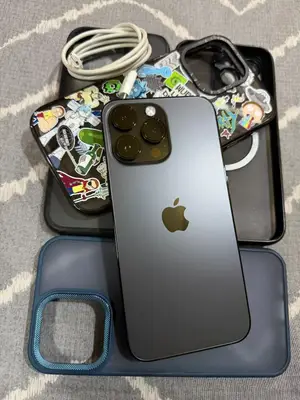 iPhone 14 Pro Max Noir Sidéral 128Go - Très bon état