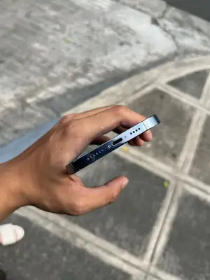 iPhone 13 Pro Max 256Go Bleu Sierra - Excellent état - Miniature 3