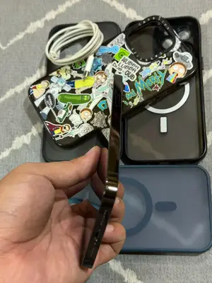 iPhone 14 Pro Max Noir Sidéral 128Go - Très bon état - Miniature 2