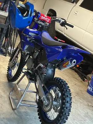 Yamaha YZ 125 2T - État exceptionnel, prête à rouler - Miniature 4
