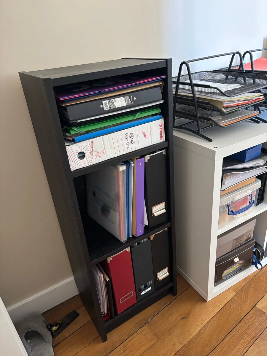 Bibliothèque IKEA noire - rangement pratique - Photo 1