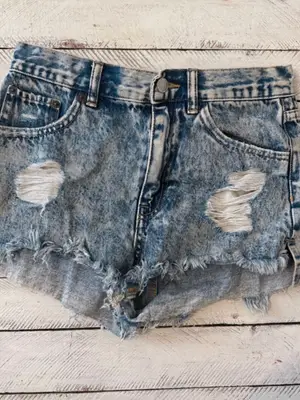 Jeans shorts Pull & Bear destroyed look taille 36
