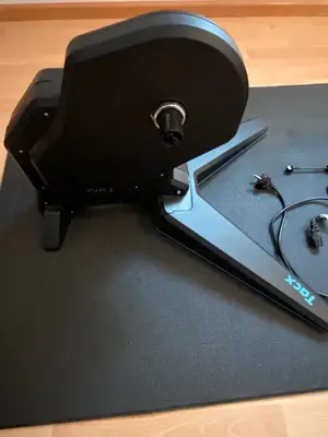 Home-trainer Tacx FLUX 2 Smart à entraînement direct avec tapis d’origine - Miniature 5