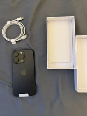 Apple iPhone 16 Pro 128Go Noir - Bon état