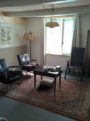 Jolie maison à la campagne avec garage et jardin - Miniature 4
