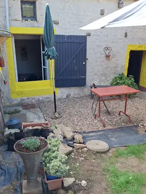 Jolie maison à la campagne avec garage et jardin - Miniature 2