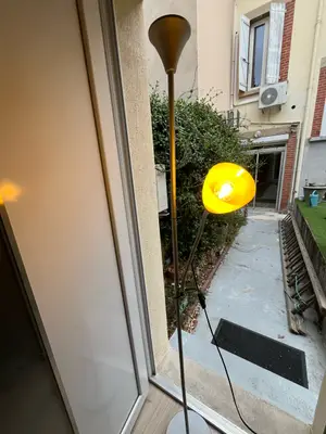 Lampadaire double éclairage avec liseuse jaune - Miniature 4