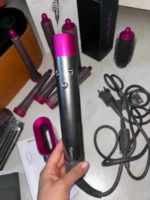 Dyson Airwrap en très bon état avec boîte d’origine et embout supplémentaire