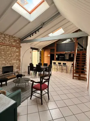 Appartement T3 meublé 72 m² + 2 chambres + parking privatif + 5min à pied de la place du Vigan
