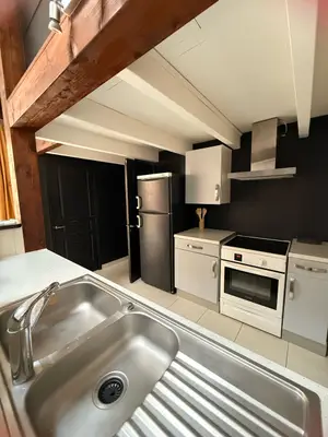 Appartement T3 meublé 72 m² + 2 chambres + parking privatif + 5min à pied de la place du Vigan - Miniature 3