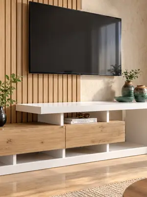 Meuble TV contemporain blanc et bois clair avec deux tiroirs et niches ouvertes