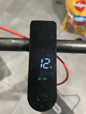Trottinette électrique Xiaomi scooter 5 ProScooter 5 Pro en bon état, quelques rayures - Miniature 2