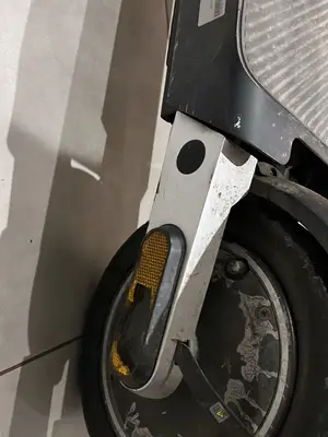 Trottinette électrique Xiaomi scooter 5 ProScooter 5 Pro en bon état, quelques rayures - Miniature 3