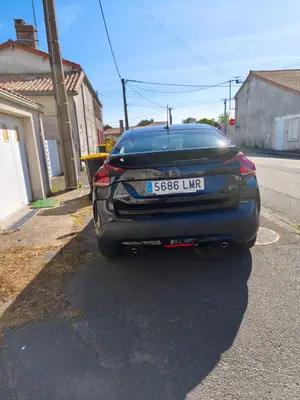 Citroën C4 année 2021 en bon état général, propre et prête à rouler - Miniature 3