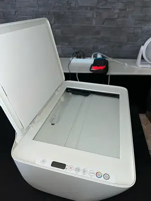 Imprimante en très bonne état multifonction compacte HP DeskJet série 3700 avec Wi-Fi - Miniature 2