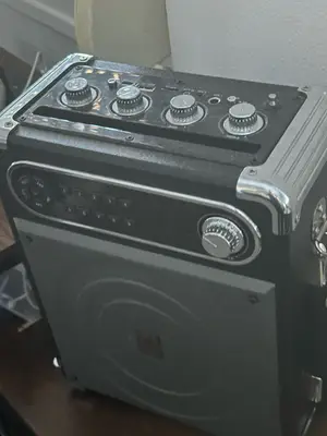 Enceinte en très bon état - Excellent son - Miniature 2