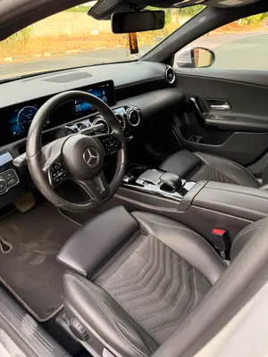 Mercedes-Benz A180d de 2019 avec 161 000 km, en très bon état général - Miniature 4