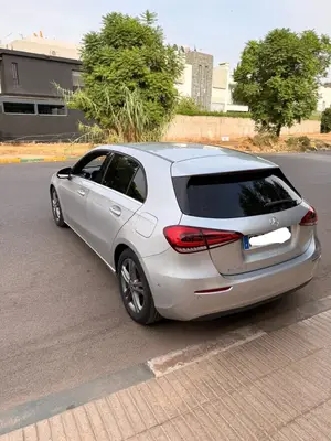 Mercedes-Benz A180d de 2019 avec 161 000 km, en très bon état général - Miniature 2