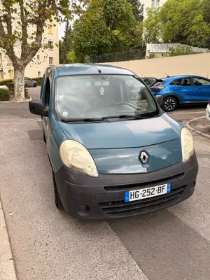 Renault Kangoo 2009 en très bon état, propre et bien entretenu