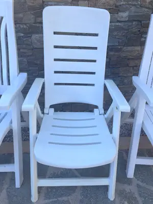 Lot de 4 chaises de jardin à récupérer au Lavandou - Miniature 4