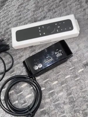 Apple TV 4K 3e génération 128 Go en très bon état - Miniature 4