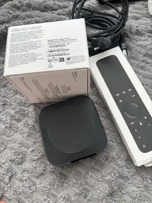 Apple TV 4K 3e génération 128 Go en très bon état - Miniature 3