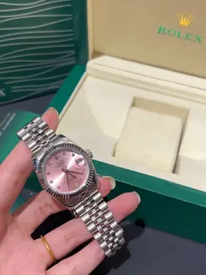 Montre femme style Rolex Datejust, cadran rose et bracelet en acier inoxydable - Miniature 2