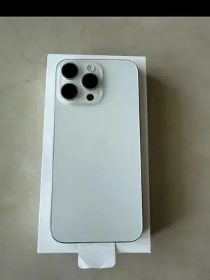 iPhone 15 Pro tout neuf jamais utilisé