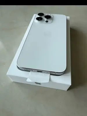 iPhone 15 Pro tout neuf jamais utilisé - Miniature 2