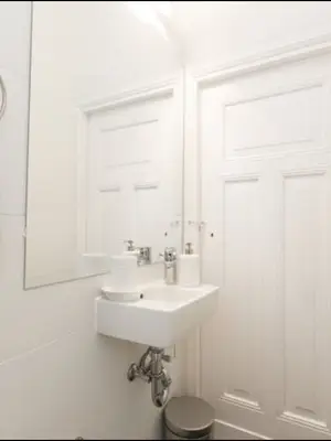 Studio meublé à louer avec douche et cuisine - Miniature 4