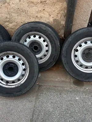 4 jantes acier 15 pouces avec pneus Hankook - entraxe 5x108 Peugeot Expert II - Miniature 3