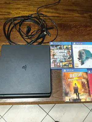 PS4 Slim 1To + manette + 5 jeux - Miniature 2